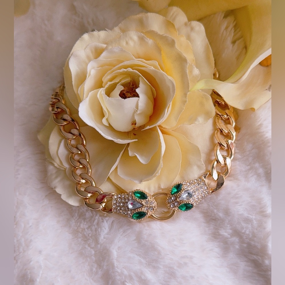 Necklace Gold-Tone Statement Chain Necklace with Green Crystal Accents - Picture 3 of 11